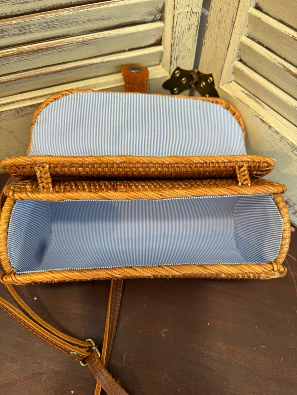 Wicker Rattan Barrel Crossbody Leather Strap Magnetic - Picture 6 of 6